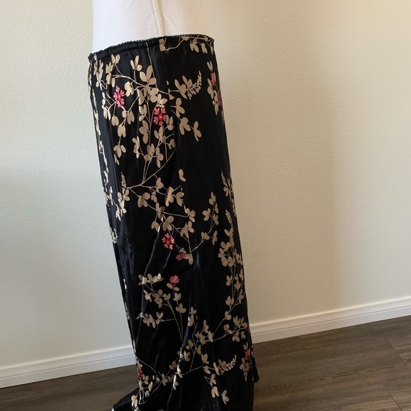 Skirt - Picture 3 of 7